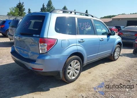 2011 Subaru Forester 2.5X Premium из США, поврежденный, VIN JF2SHBDC1BH735013